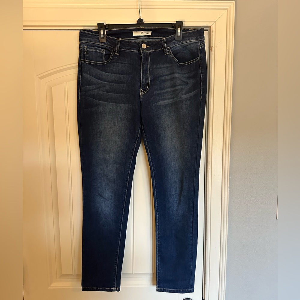 KanCan Dark Wash Women’s Skinny Jean